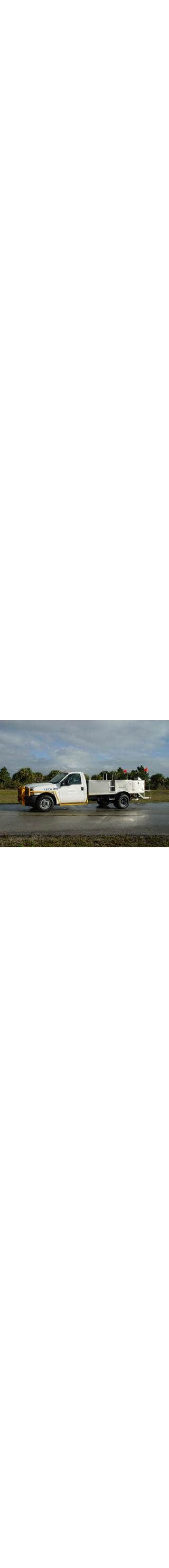 TL700 Lavatory Service Truck